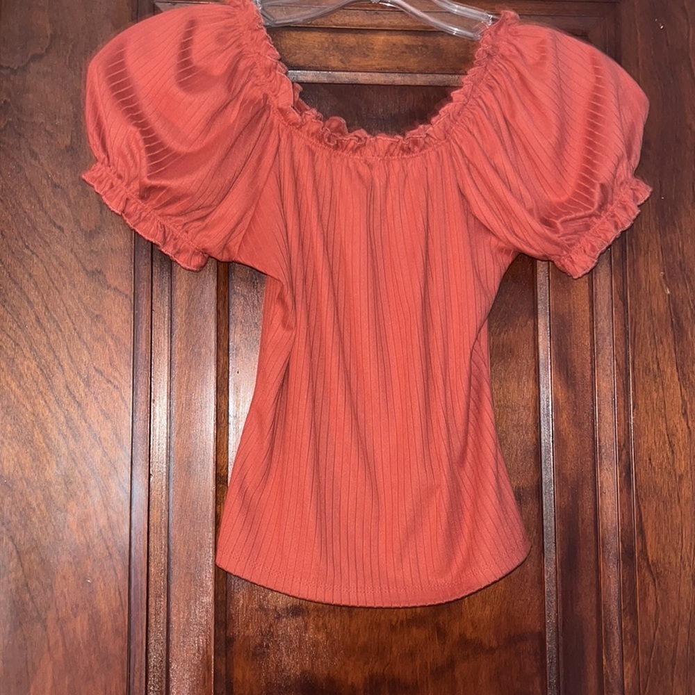 No Boundaries Juniors Ruched Front Ribbed Top - Picture 3 of 4